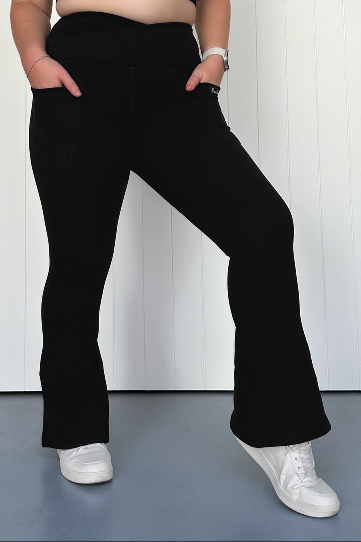 Black - Fleece - Regular Flarey Leggings - Pockets