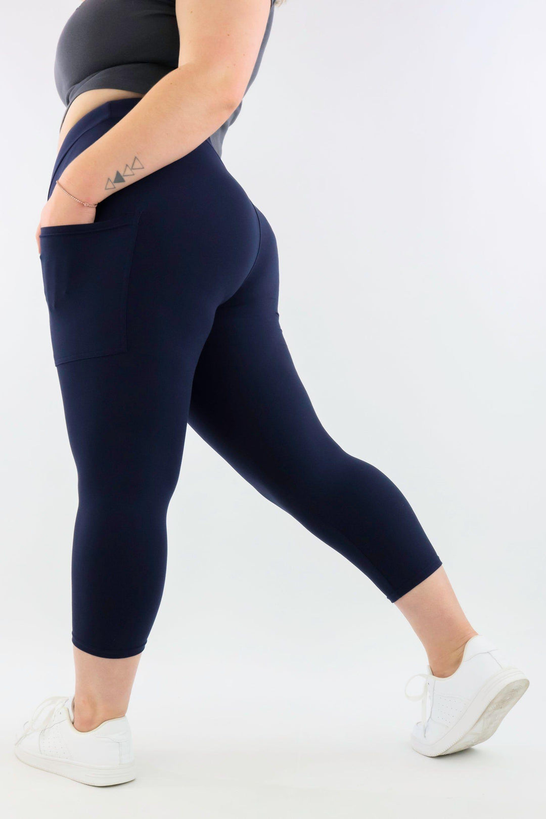 Plain Navy - Casual - Capri Leggings - Pockets Casual Capri Leggings - Pockets Pawlie