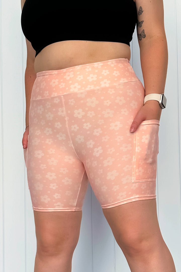 Peach Daisy Confetti - Casual - Mid Shorts - Pockets