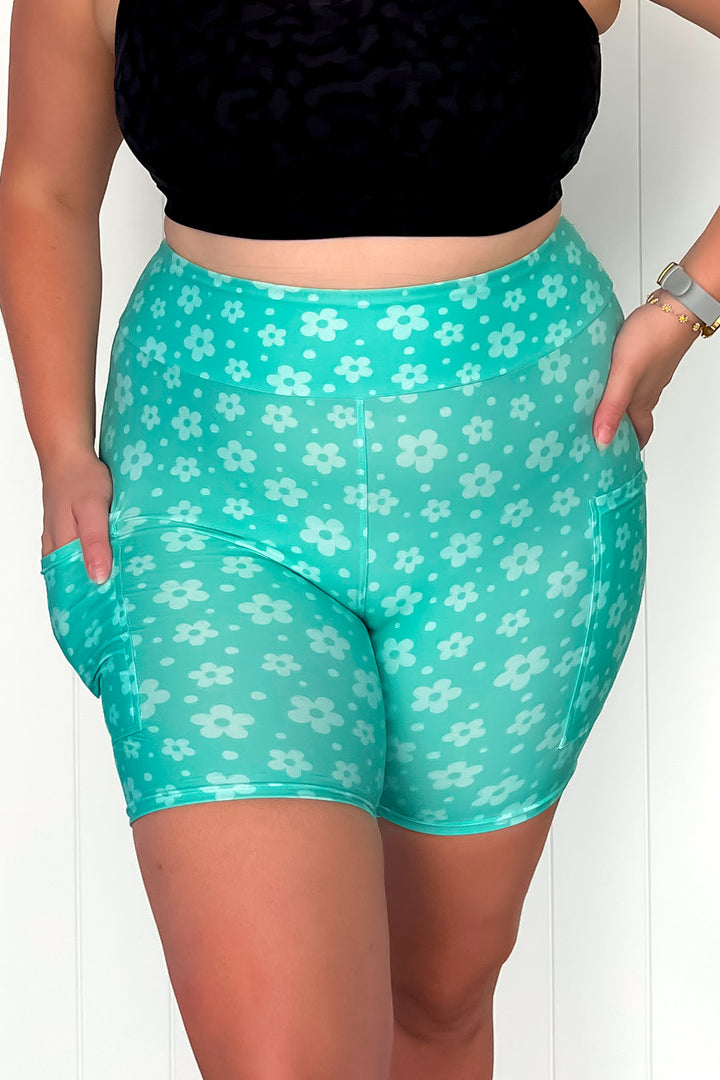 Turquoise Daisy Confetti - Casual - Mid Shorts - Pockets