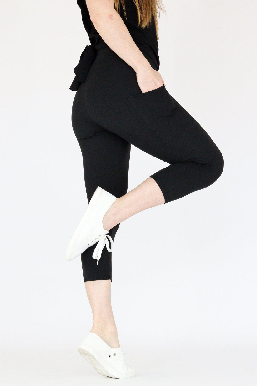 Plain Black - Casual - Capri Leggings - Pockets Casual Capri Leggings - Pockets Pawlie