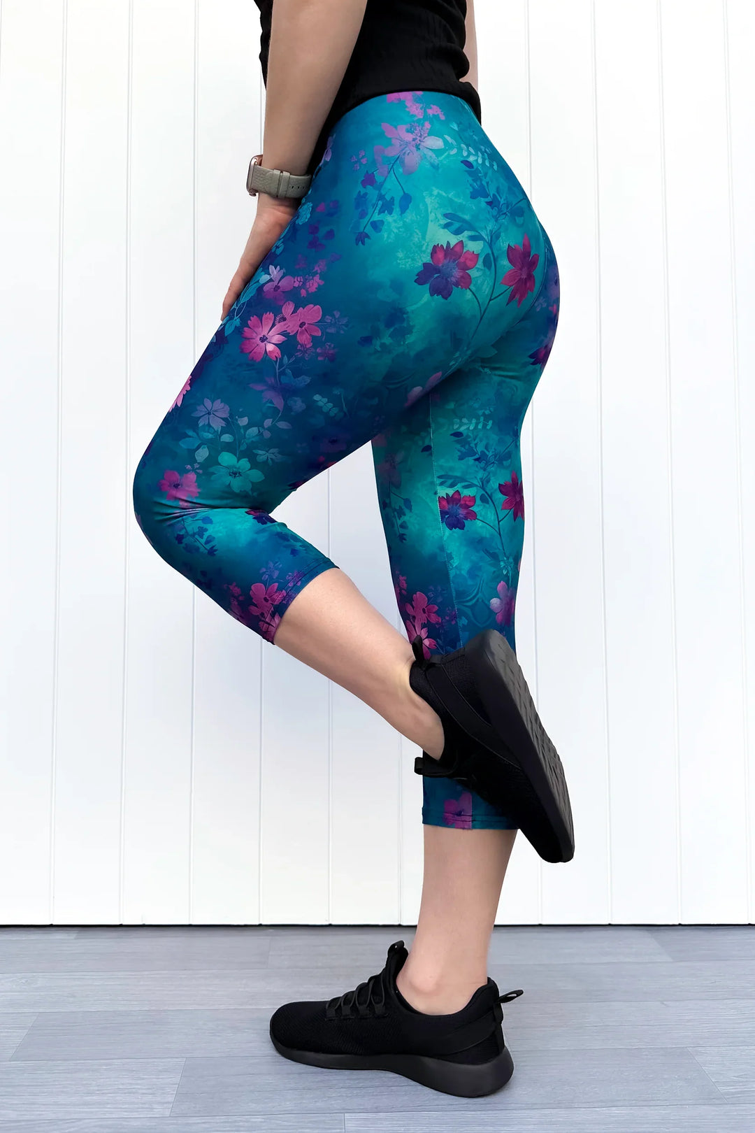 Ethereal Bloom - Casual - Capri Leggings