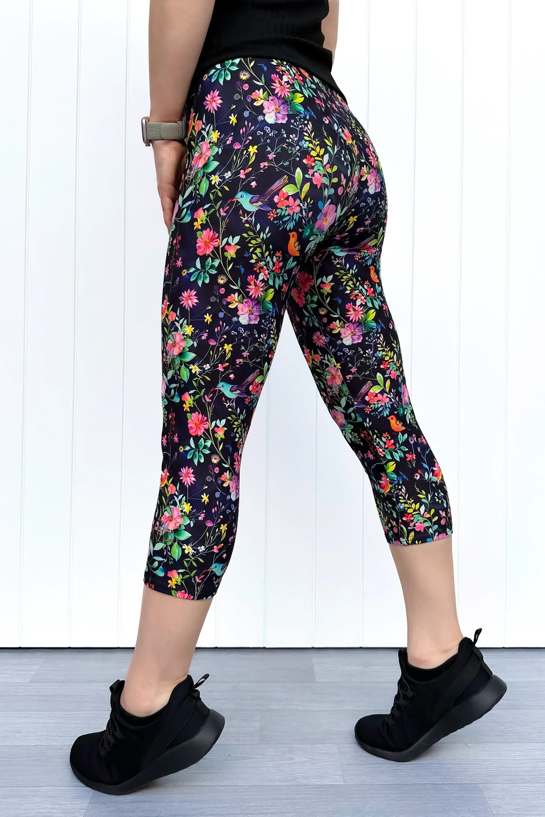 Birds and Blooms - Casual - Capri Leggings