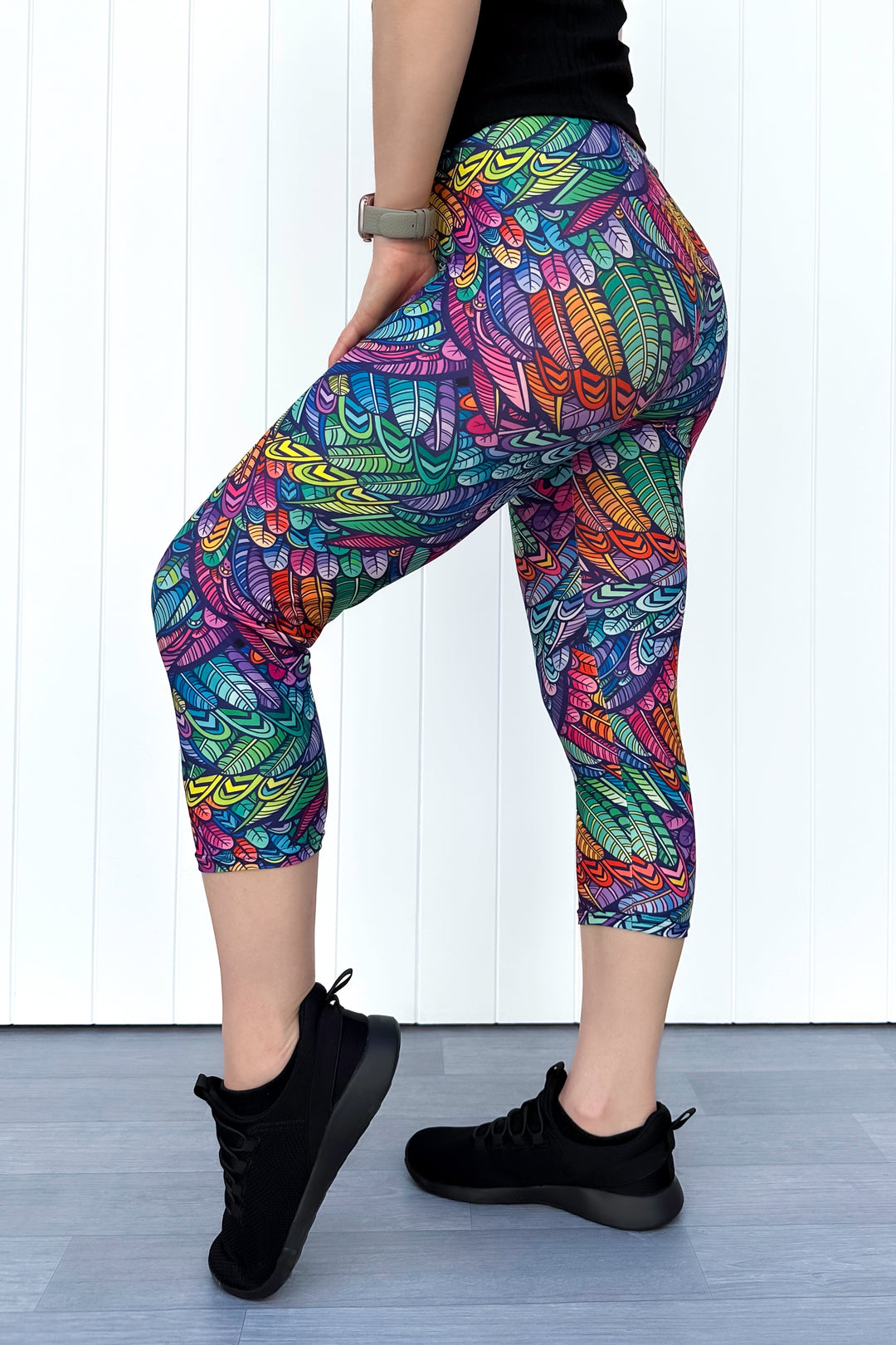 Feather Wild - Casual - Capri Leggings