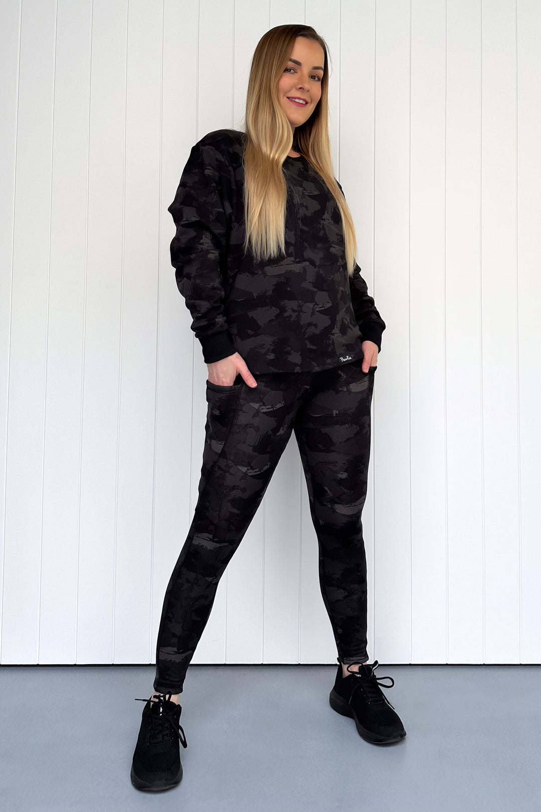 Darkling - Fleece Jumper - V-neck (Imperfect)
