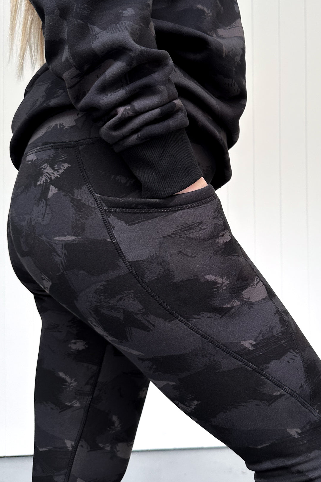 Darkling - Fleece - Leg Pockets - Full Leggings