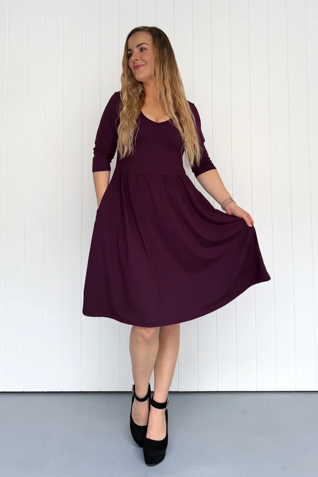 Plum Knee-Length Dress with Pockets | Inclusive Fit | Pawlie Plum Knee-Length Dress with Pockets | Inclusive Fit | Pawlie