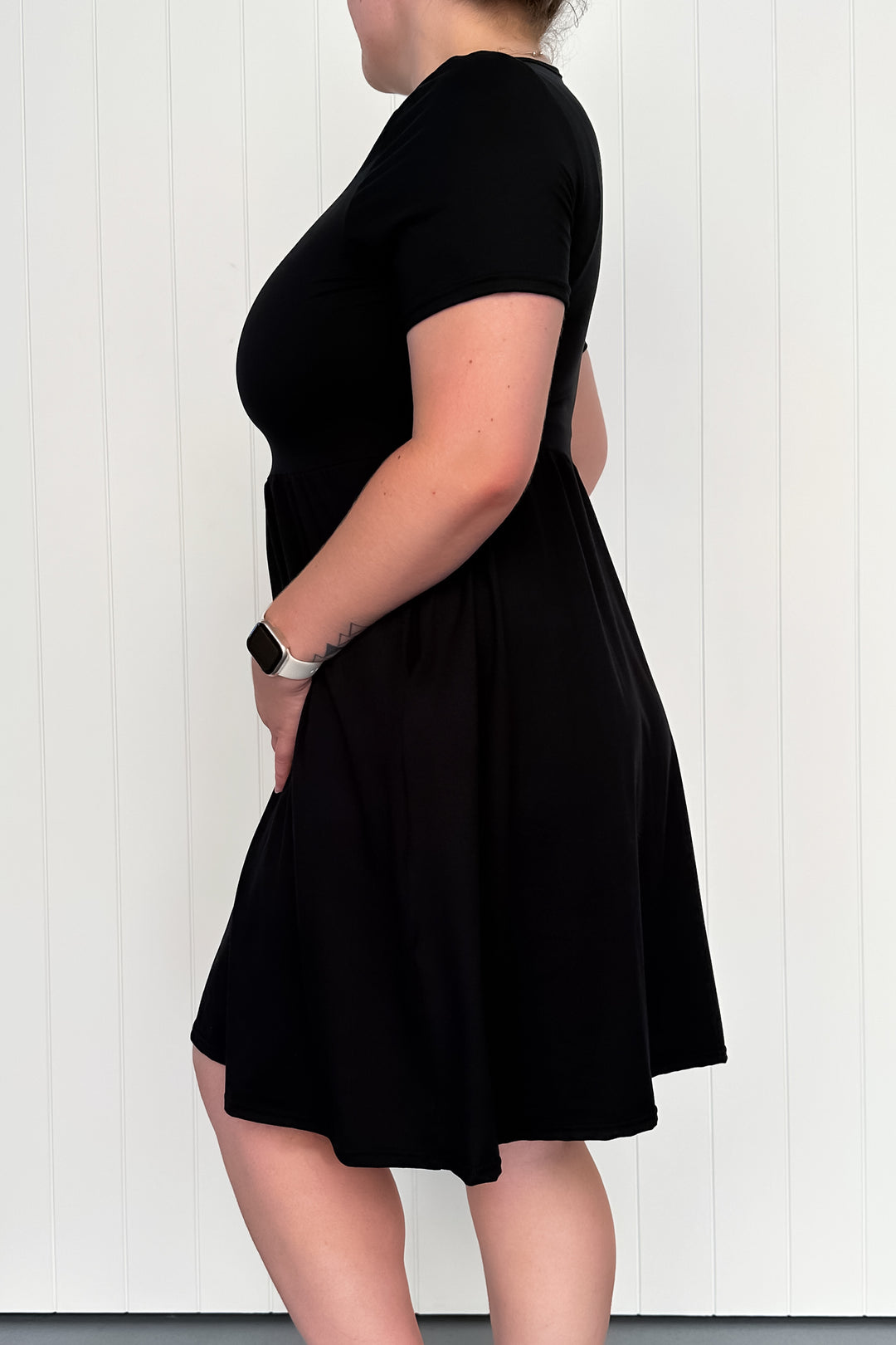 Black - Knee Length Dress - Short Sleeve - Pockets