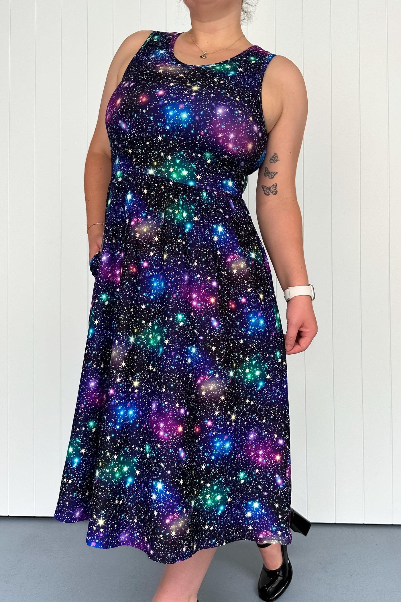 Galaxies Far Away - Sleeveless Midi Dress - Pockets