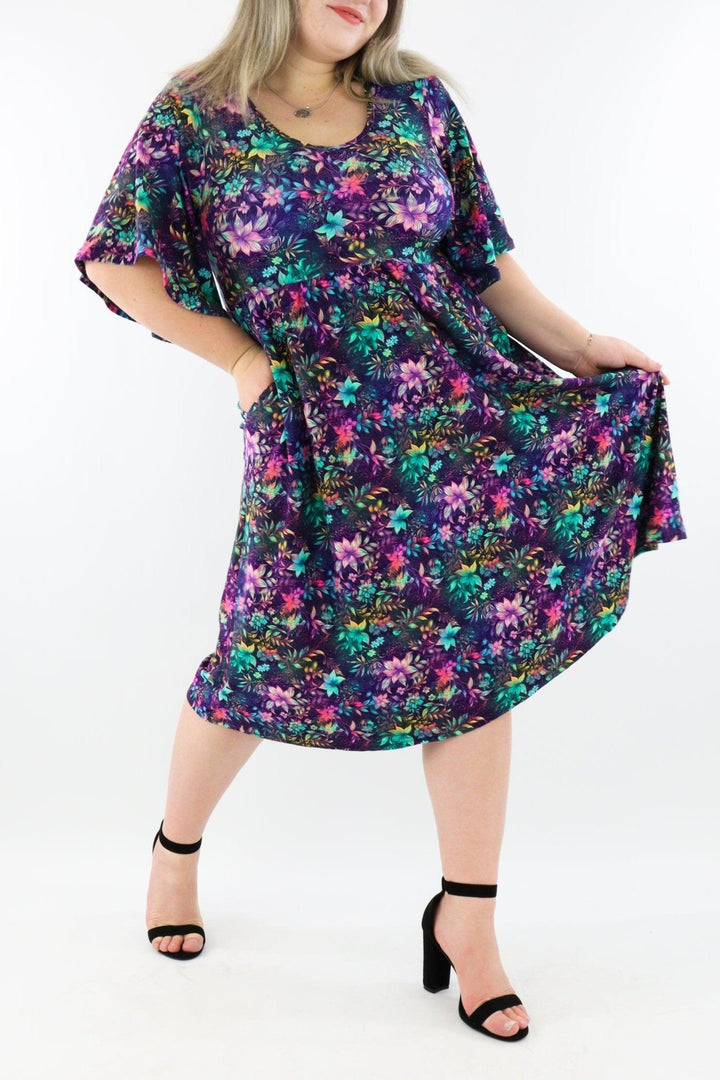 Little Flowers - Midi Length Dress - Mid Sleeve - Pockets