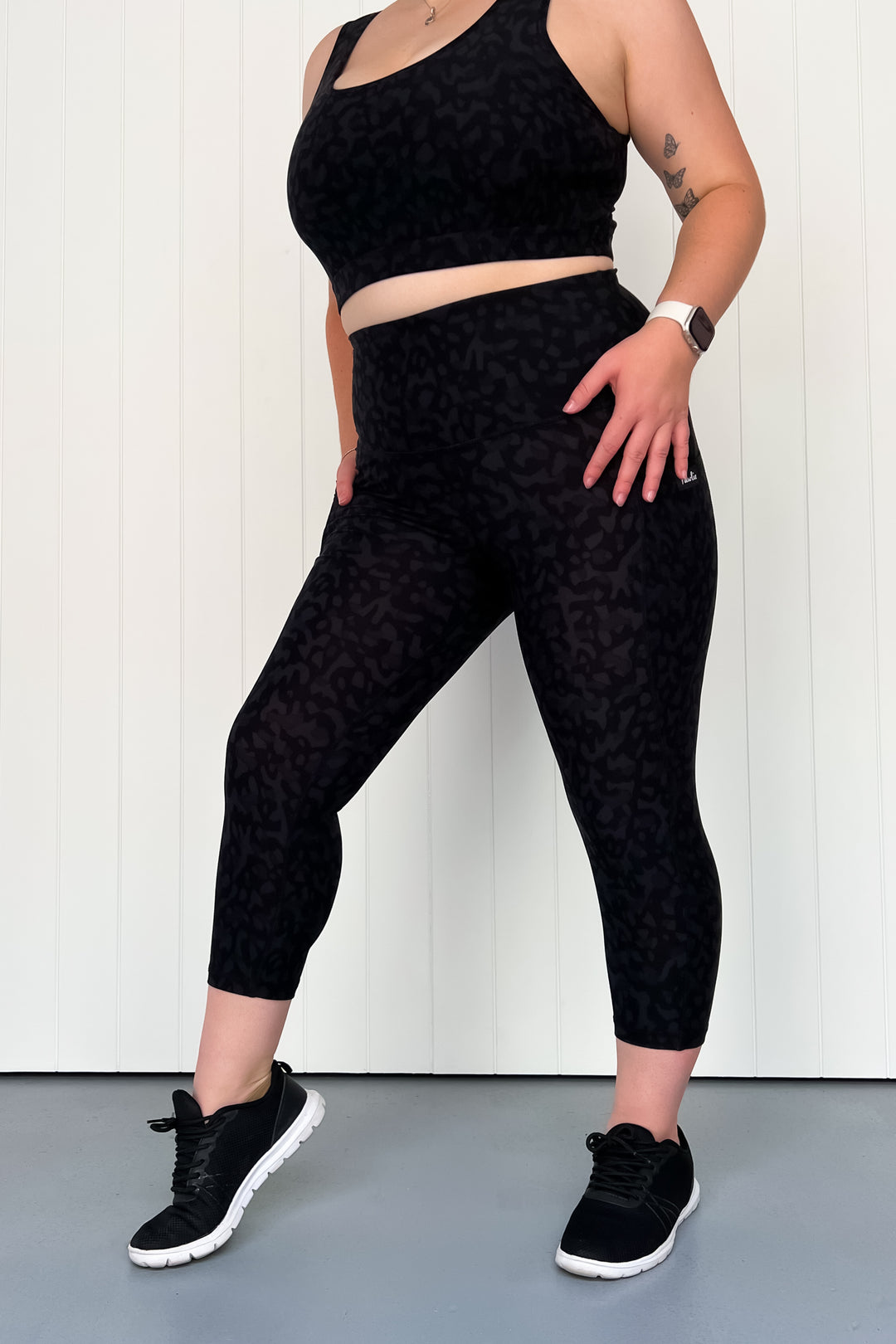 Black Panther - Leg Pockets - Capri Leggings - Hybrid 2.0