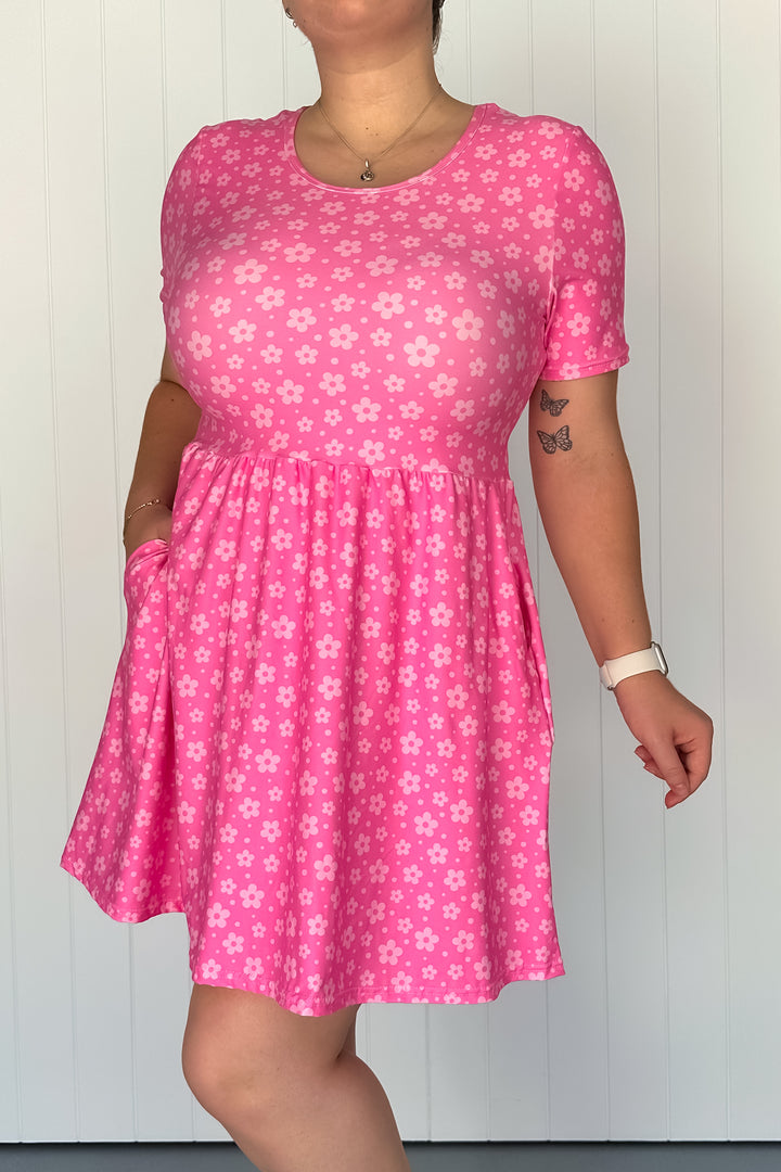 Pink Daisy Confetti - Mini Dress - Short Sleeve - Pockets