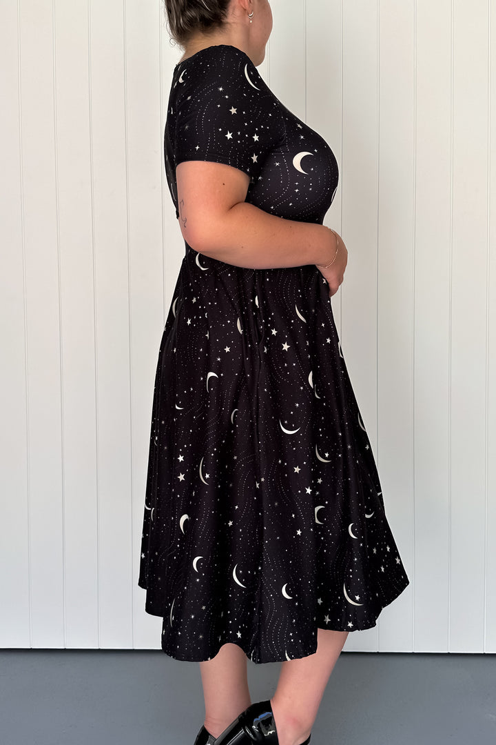 Moonbeam Nightfall - Midi Dress - Short Sleeve - Pockets