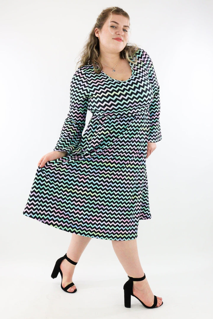 Coloura - Midi Length Dress - Bell Sleeve - Pockets