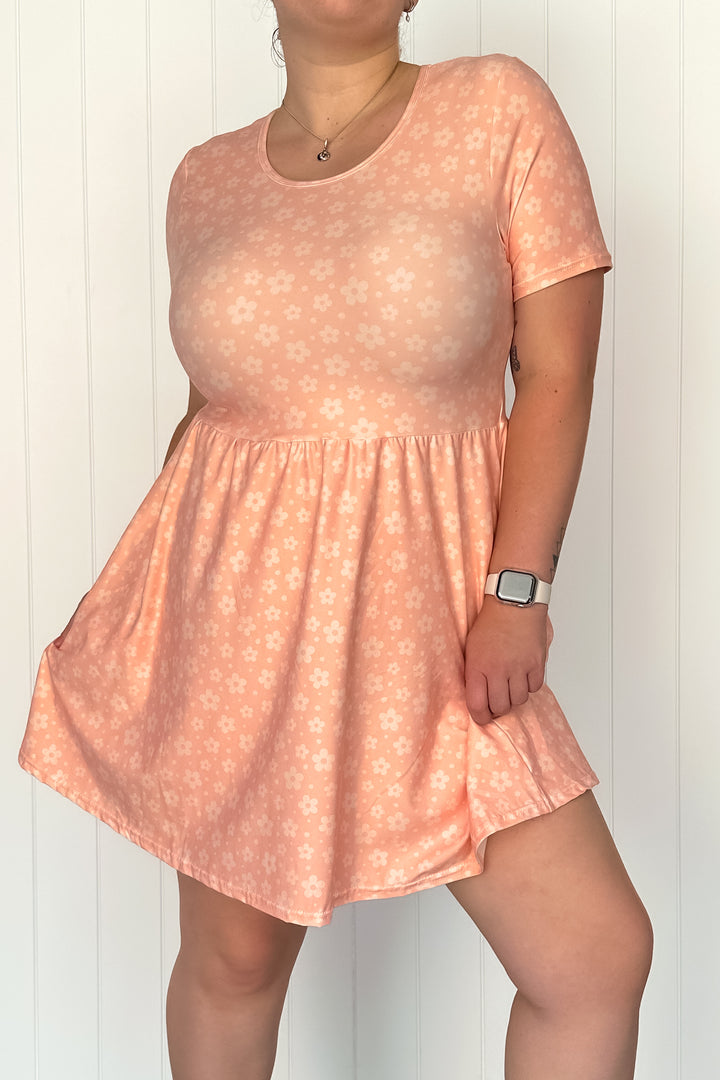 Peach Daisy Confetti - Mini Dress - Short Sleeve - Pockets