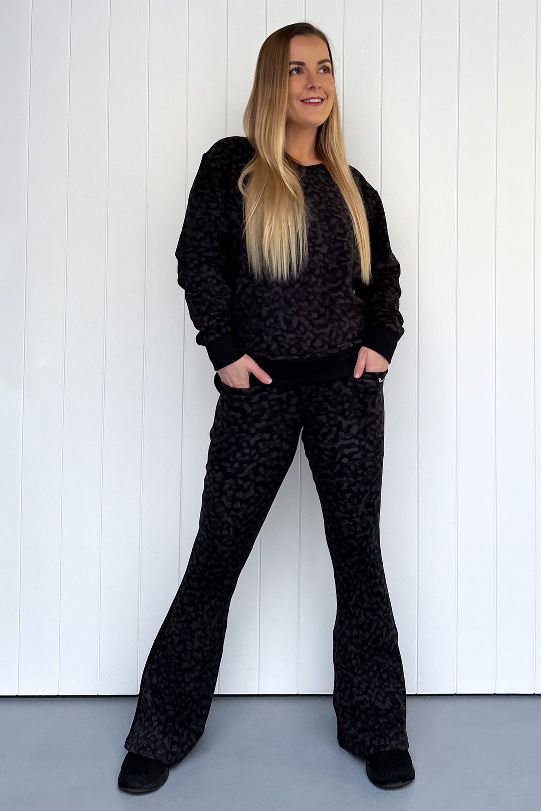 Black Panther - Fleece - Long Flarey Leggings - Pockets