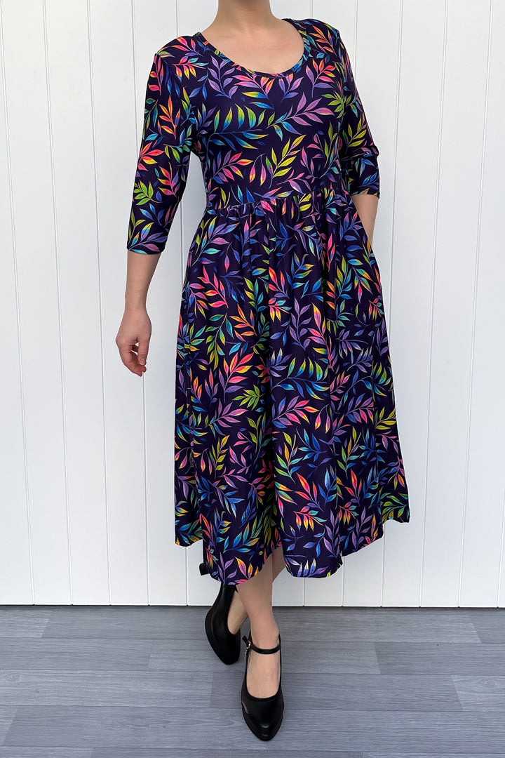 Glow Vine - Midi Dress - 3/4 Sleeve - Pockets