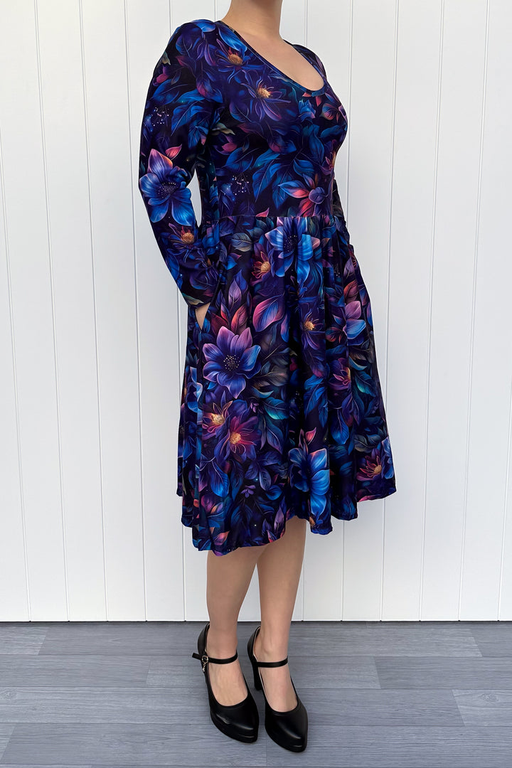 Obsidian Petal - Knee Dress - Long Sleeve - Pockets