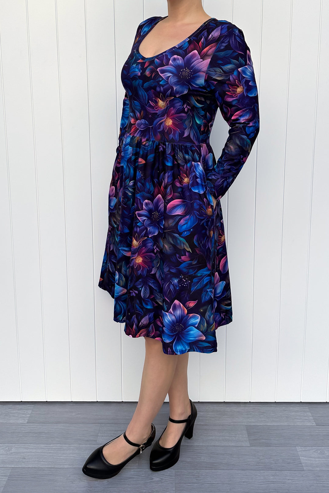 Obsidian Petal - Knee Dress - Long Sleeve - Pockets