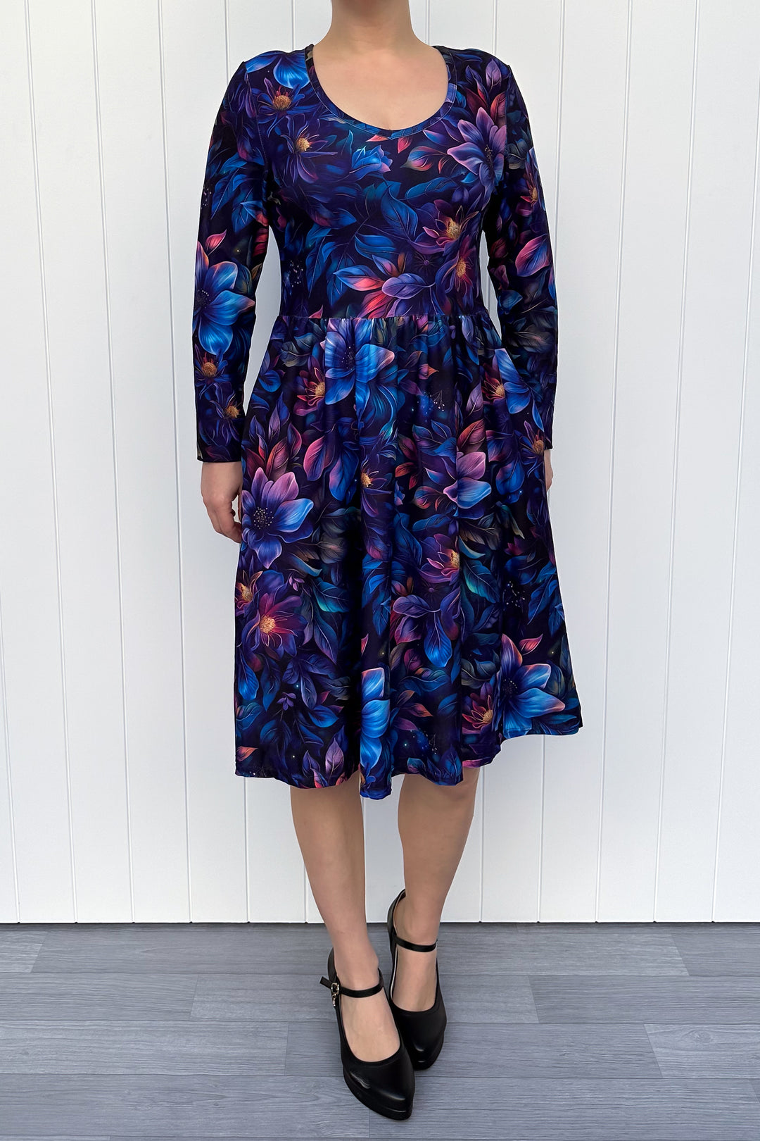 Obsidian Petal - Knee Dress - Long Sleeve - Pockets