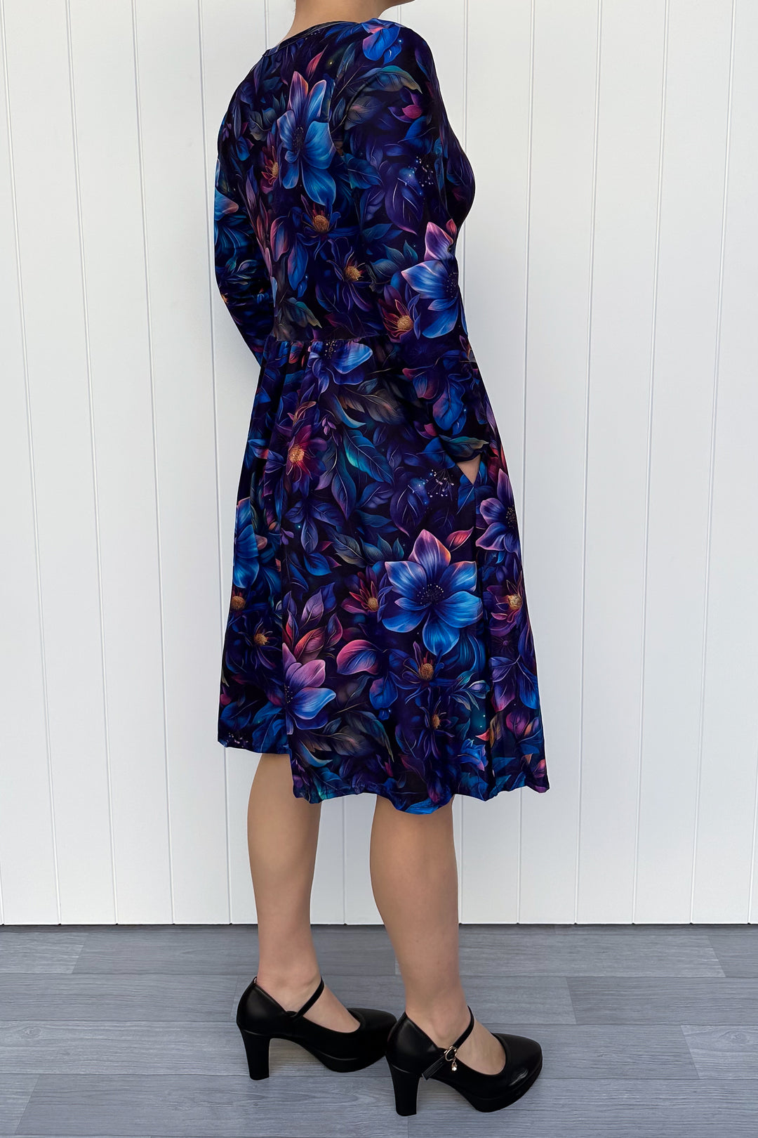 Obsidian Petal - Knee Dress - Long Sleeve - Pockets