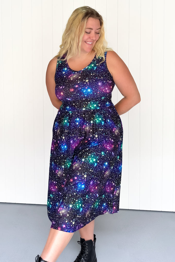 Galaxies Far Away - Sleeveless Midi Dress - Pockets