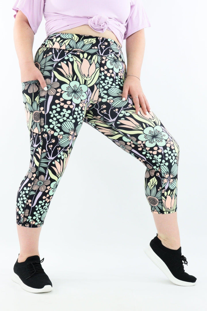 Flower Child - Casual - Capri Leggings - Pockets - Pawlie