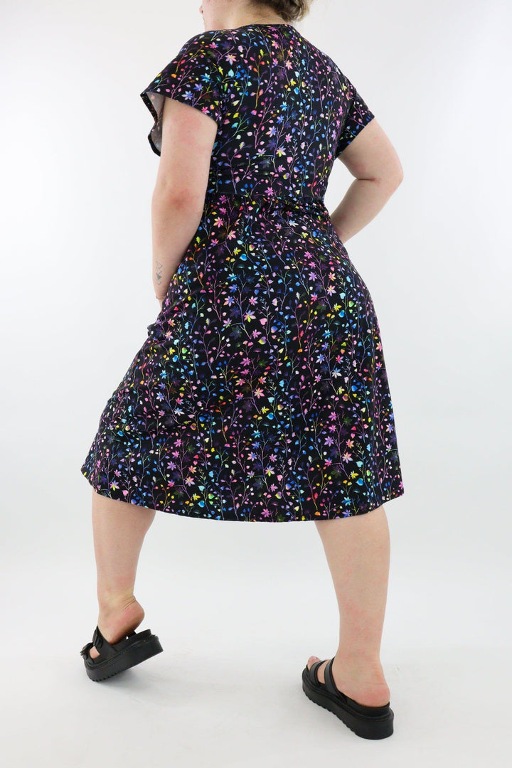 Little Leaves - A-Line Dress - Midi Length - Side Pockets - Pawlie