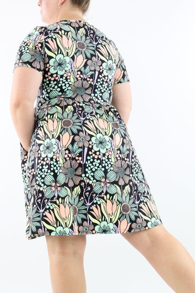 Flower Child - Short Sleeve Skater Dress - Knee Length - Side Pockets - Pawlie