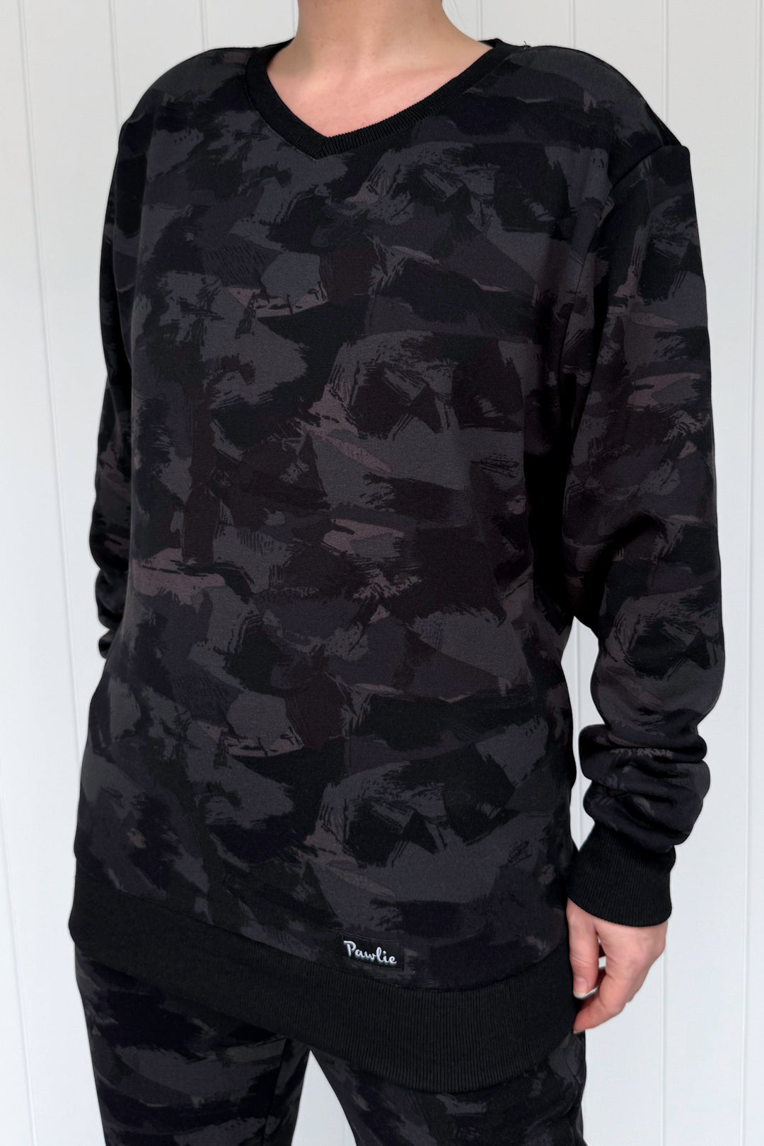 Darkling - Fleece Jumper - V-neck (Imperfect)
