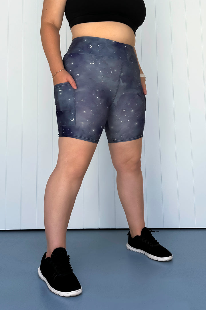 Midnight Dreams - Casual - Mid Shorts - Pockets