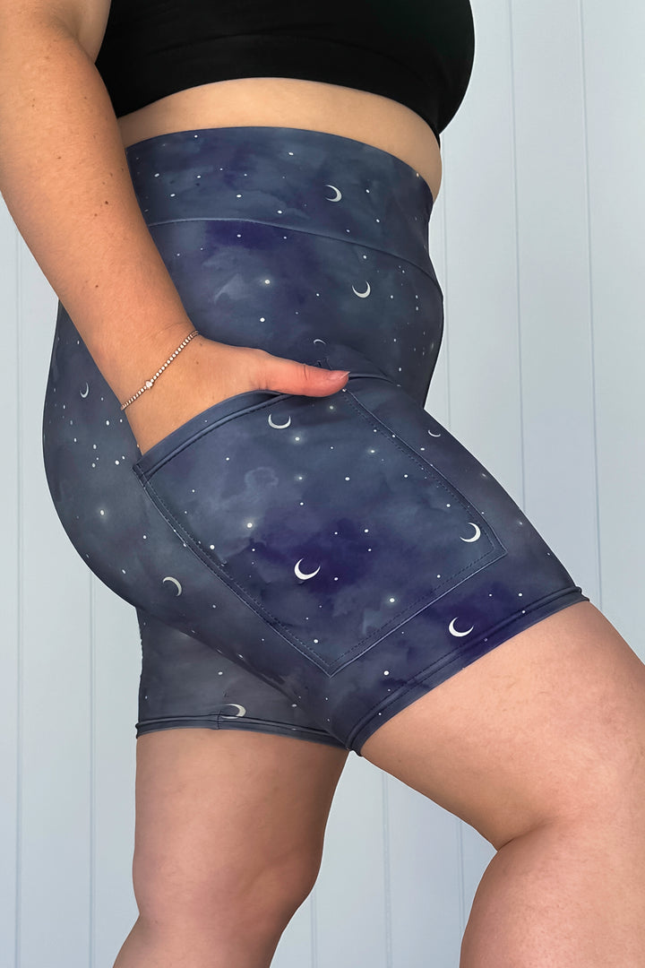 Midnight Dreams - Casual - Mid Shorts - Pockets