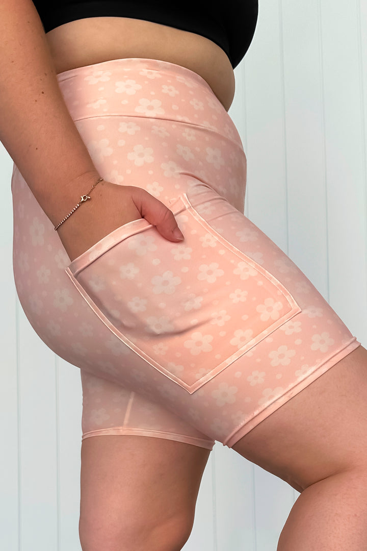 Peach Daisy Confetti - Casual - Mid Shorts - Pockets