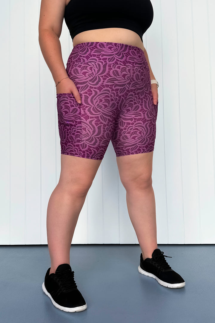 Lacy Plum - Casual - Mid Shorts - Pockets