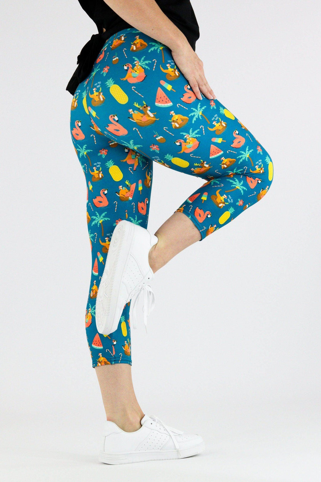 Tropical Christmas Casual Capri Leggings