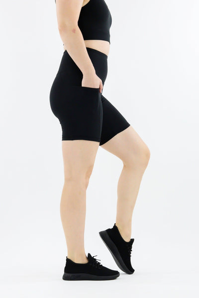 Plain Black - Hybrid 2.0 - Leg Pockets - Mid Shorts Hybrid Shorts Pawlie   