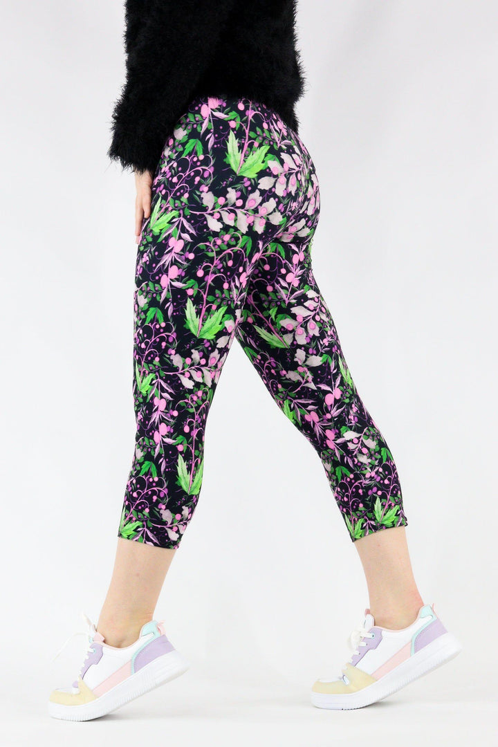 Vintage Berries - Casual Capri Leggings Casual Capri Leggings Pawlie   